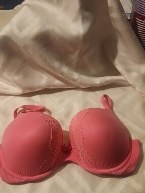 Victoria's Secret Coral Pink Lace Push-Up Bra